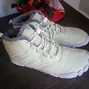 Mint Green High-Top Sneakers with Fur Lining